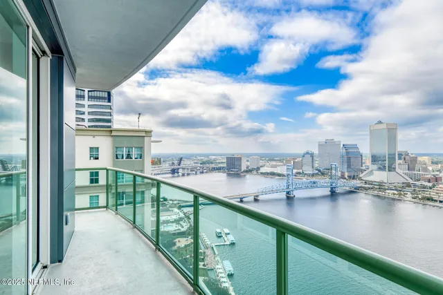 $5,000 | 1431 Riverplace Boulevard, Unit 2704, Jacksonville, FL 32207