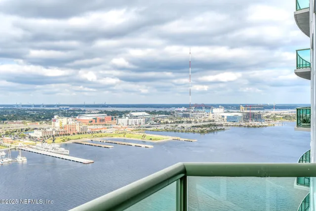 $5,000 | 1431 Riverplace Boulevard, Unit 2704, Jacksonville, FL 32207