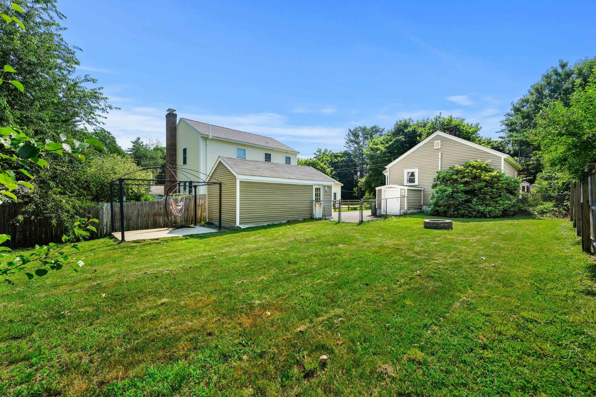 28 McDuffee Street Rochester, NH 03867 - Photo 5 of 25