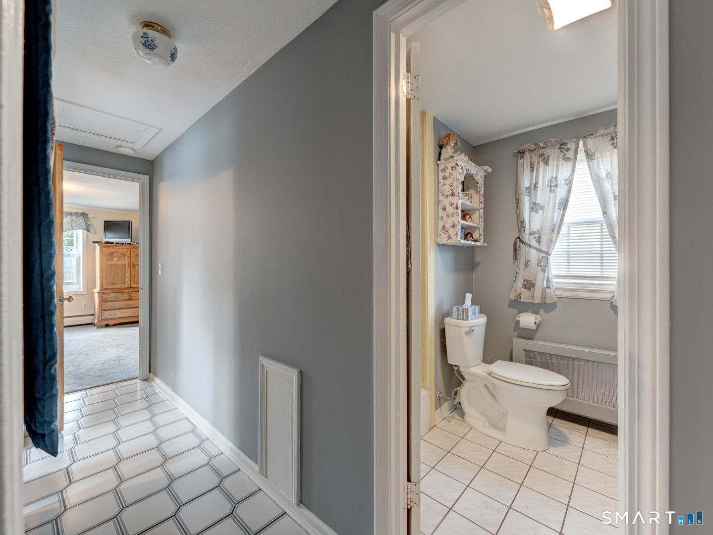 28 Berldale Avenue Berlin, CT 06037 - Photo 13 of 40 Hallway leading to the primary bedroom