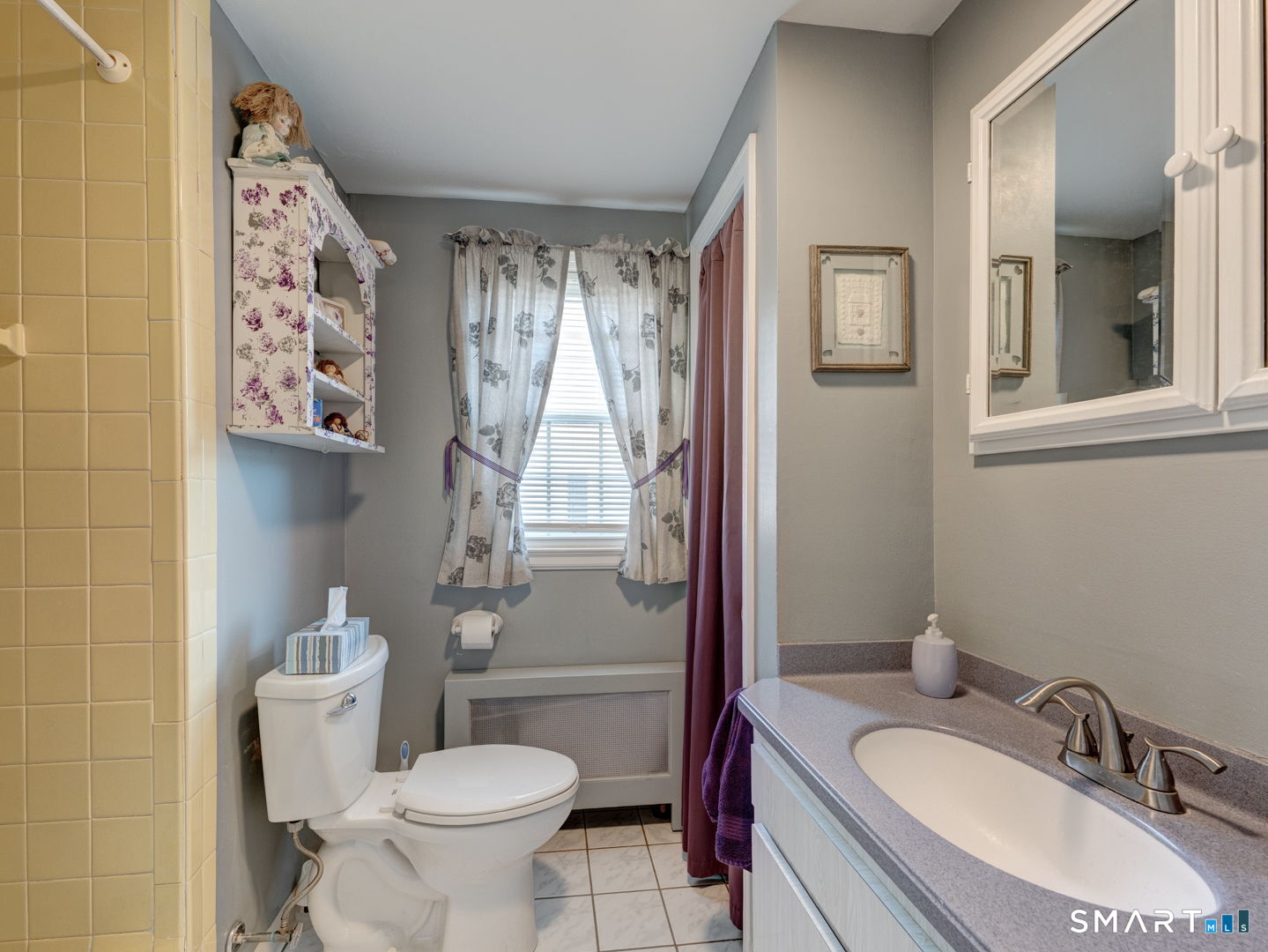 28 Berldale Avenue Berlin, CT 06037 - Photo 14 of 40 First floor full bathroom