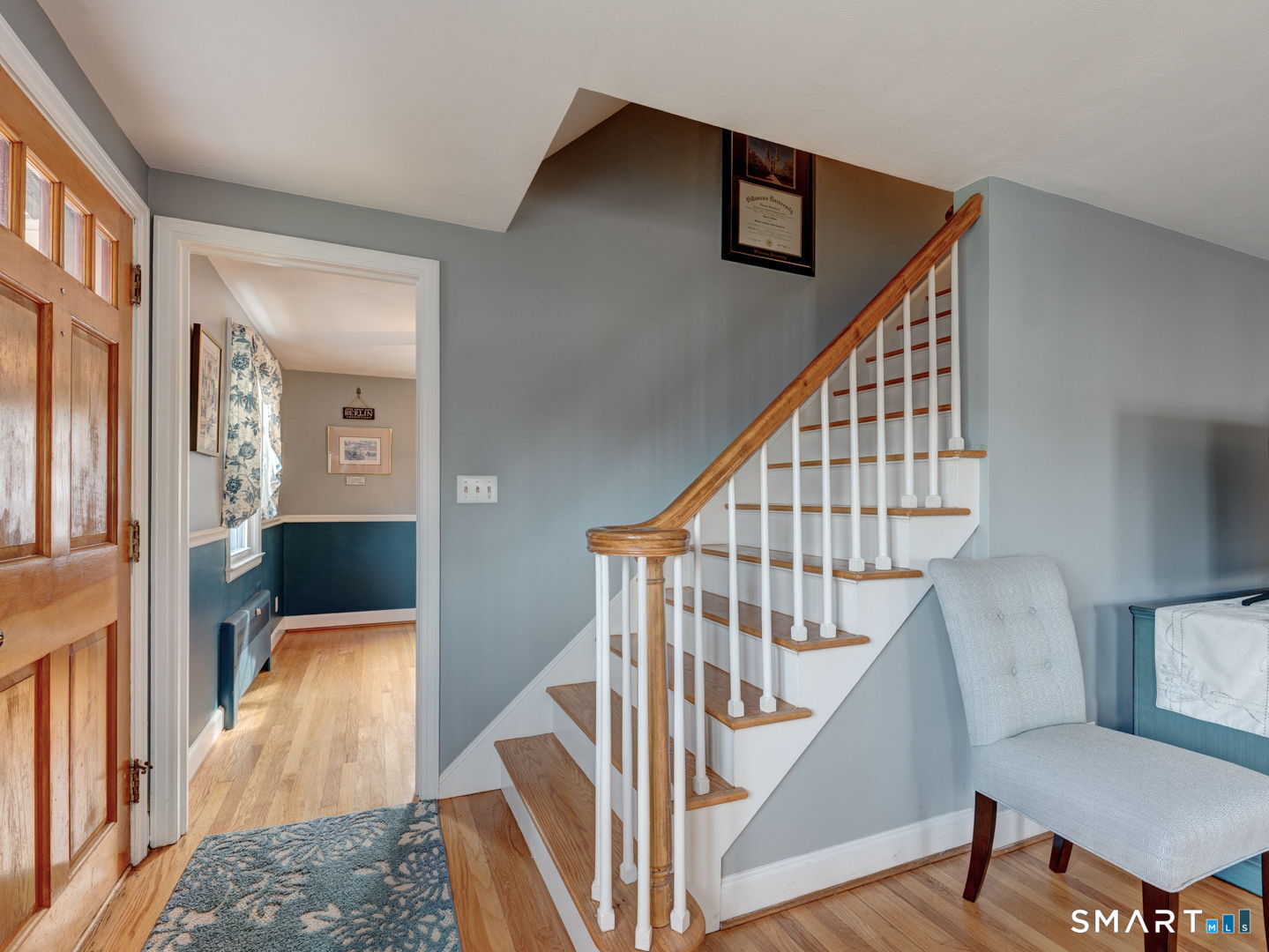 28 Berldale Avenue Berlin, CT 06037 - Photo 19 of 40 Open staircase to the second floor