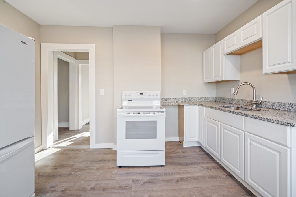 246 Walnut Street Springfield, MA 01105 - Photo 3 of 19 Gallery Image 3