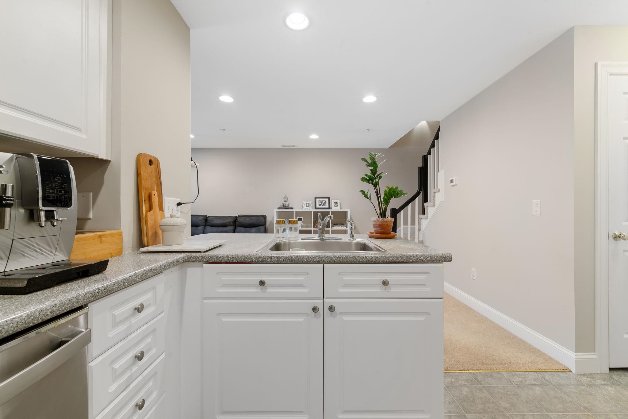 1 Maple Ridge Drive, Unit 205 Merrimack, NH 03054 - Photo 8 of 35 Gallery Image 8