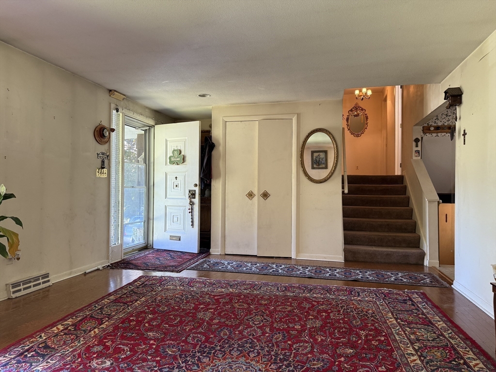 16 Meadowview Road Holyoke, MA 01040 - Photo 6 of 22 a view of a entryway