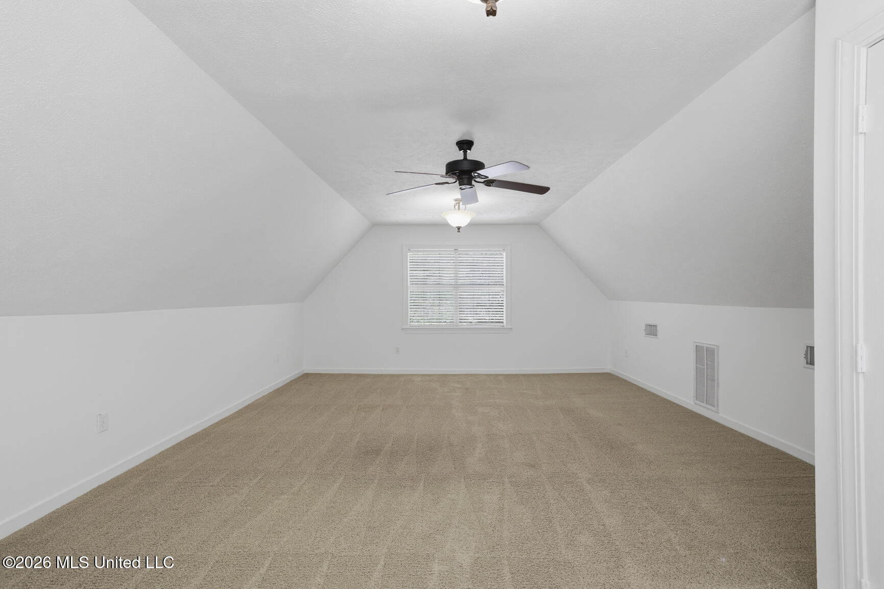 120 Eastpointe Circle Madison, MS 39110 - Photo 6 of 51 Huge Bonus Room