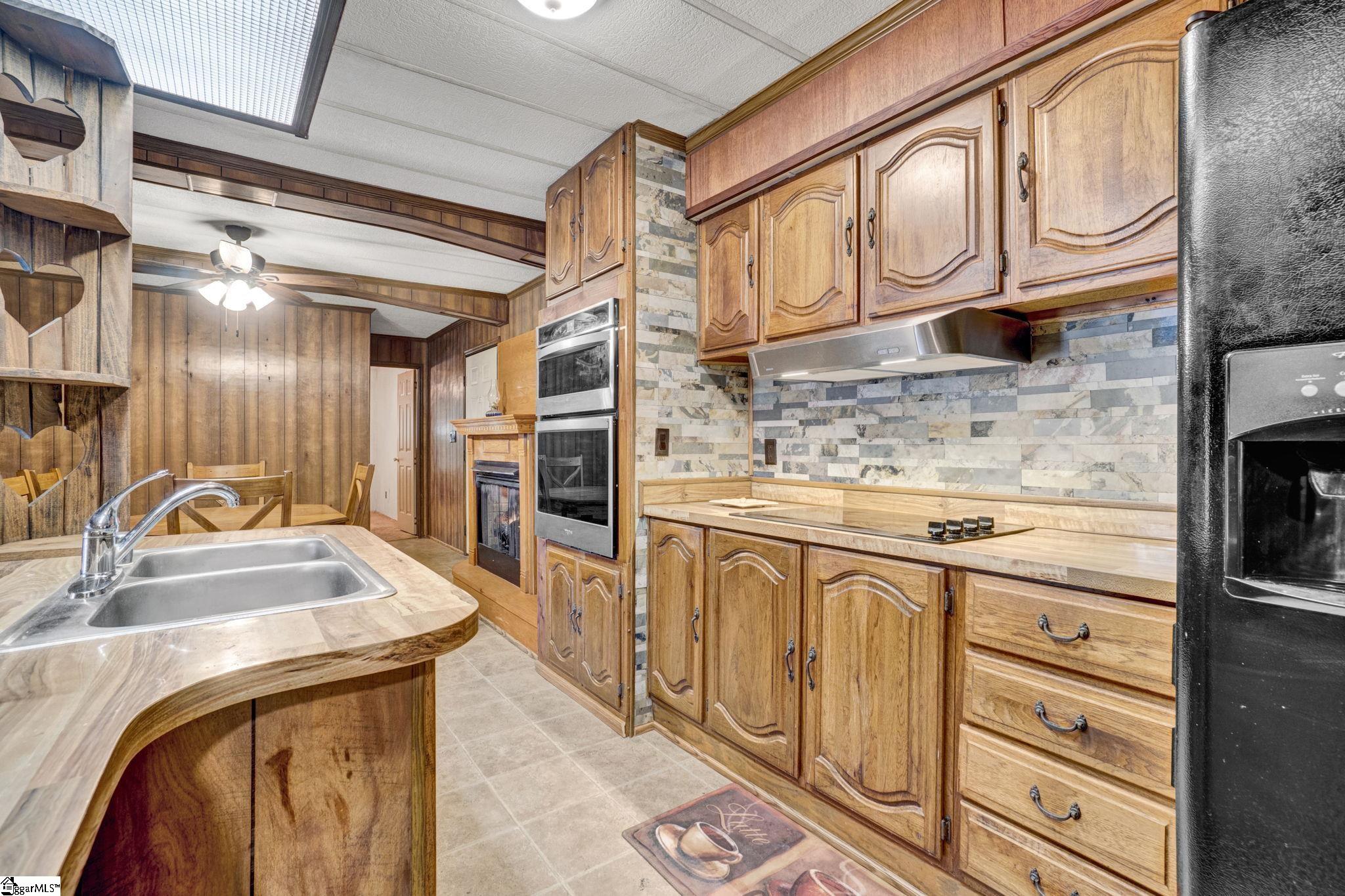 270 Red Hawk Drive Campobello, SC 29322 - Photo 12 of 44