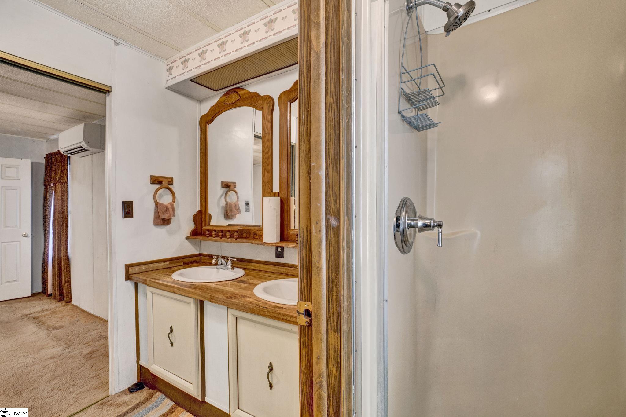 270 Red Hawk Drive Campobello, SC 29322 - Photo 18 of 44