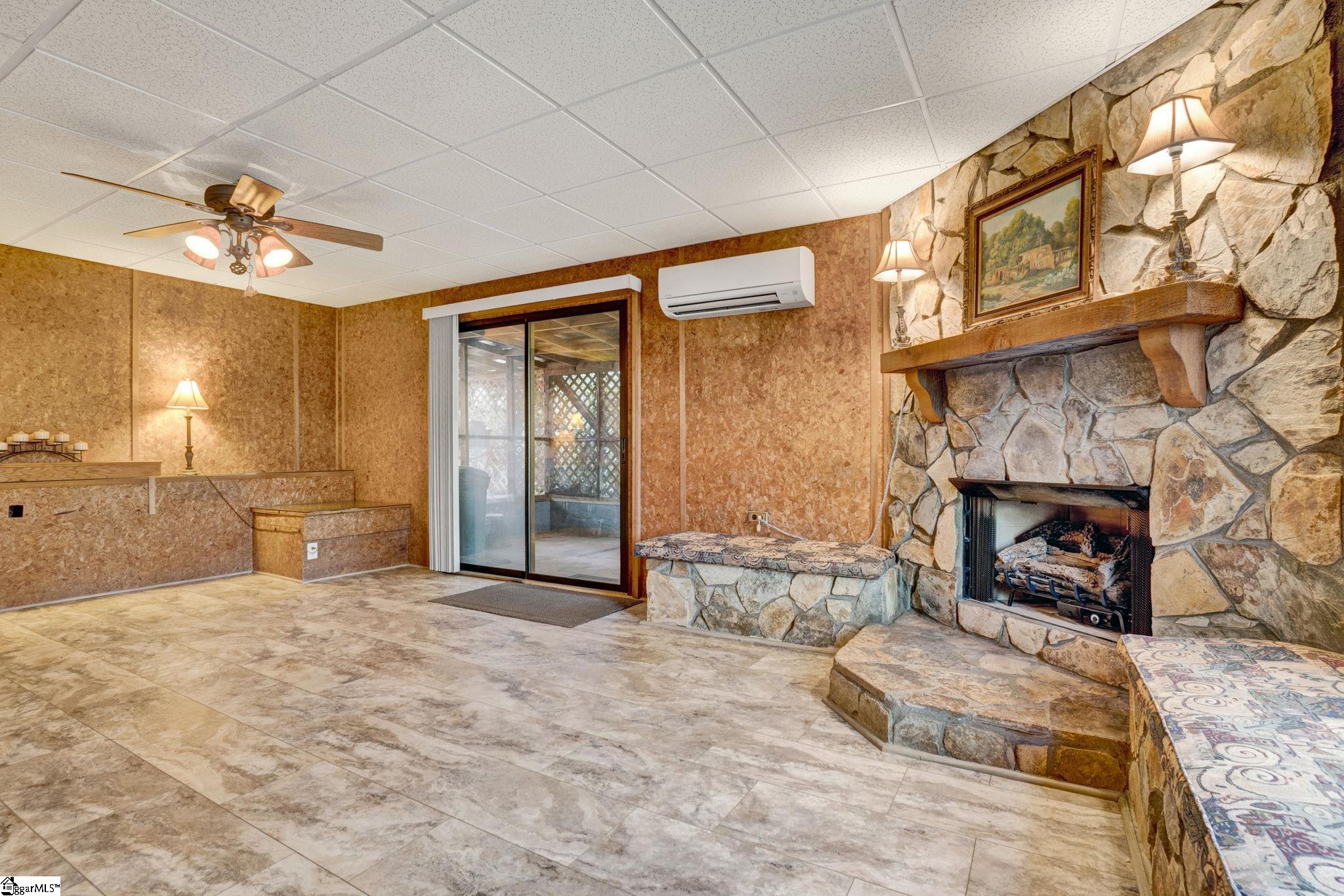 270 Red Hawk Drive Campobello, SC 29322 - Photo 7 of 44