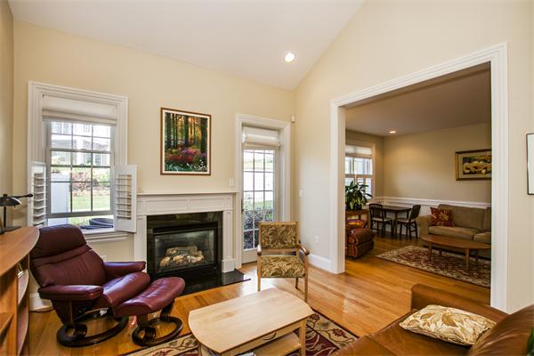 287 Langley Road, Unit 40 Newton, MA 02459 - Photo 3 of 12 Gallery Image 3