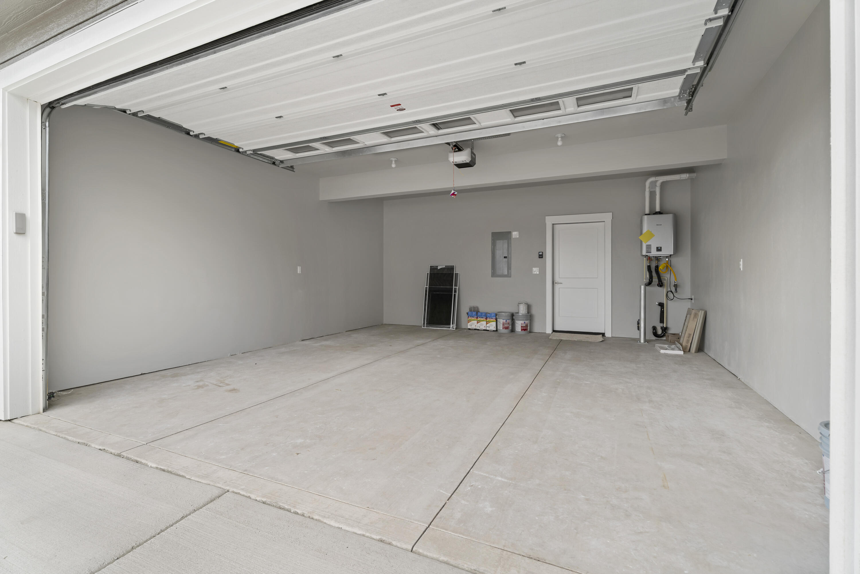 3937 Southwest Coyote Avenue, Unit LOT 154 Redmond, OR 97756 - Photo 24 of 24 25-Garage