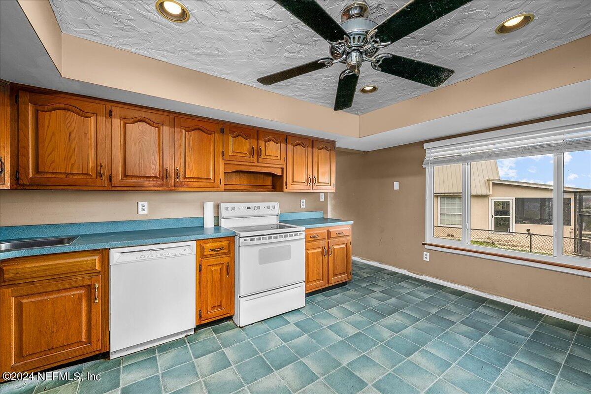 311 West River Road Palatka, FL 32177 - Photo 12 of 36 11-JWLeePhoto-1303