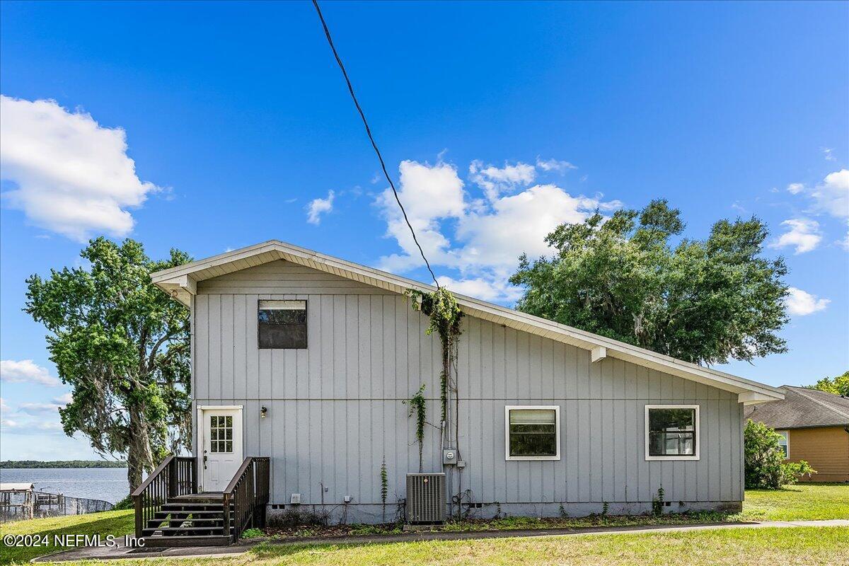 311 West River Road Palatka, FL 32177 - Photo 3 of 36 street side back