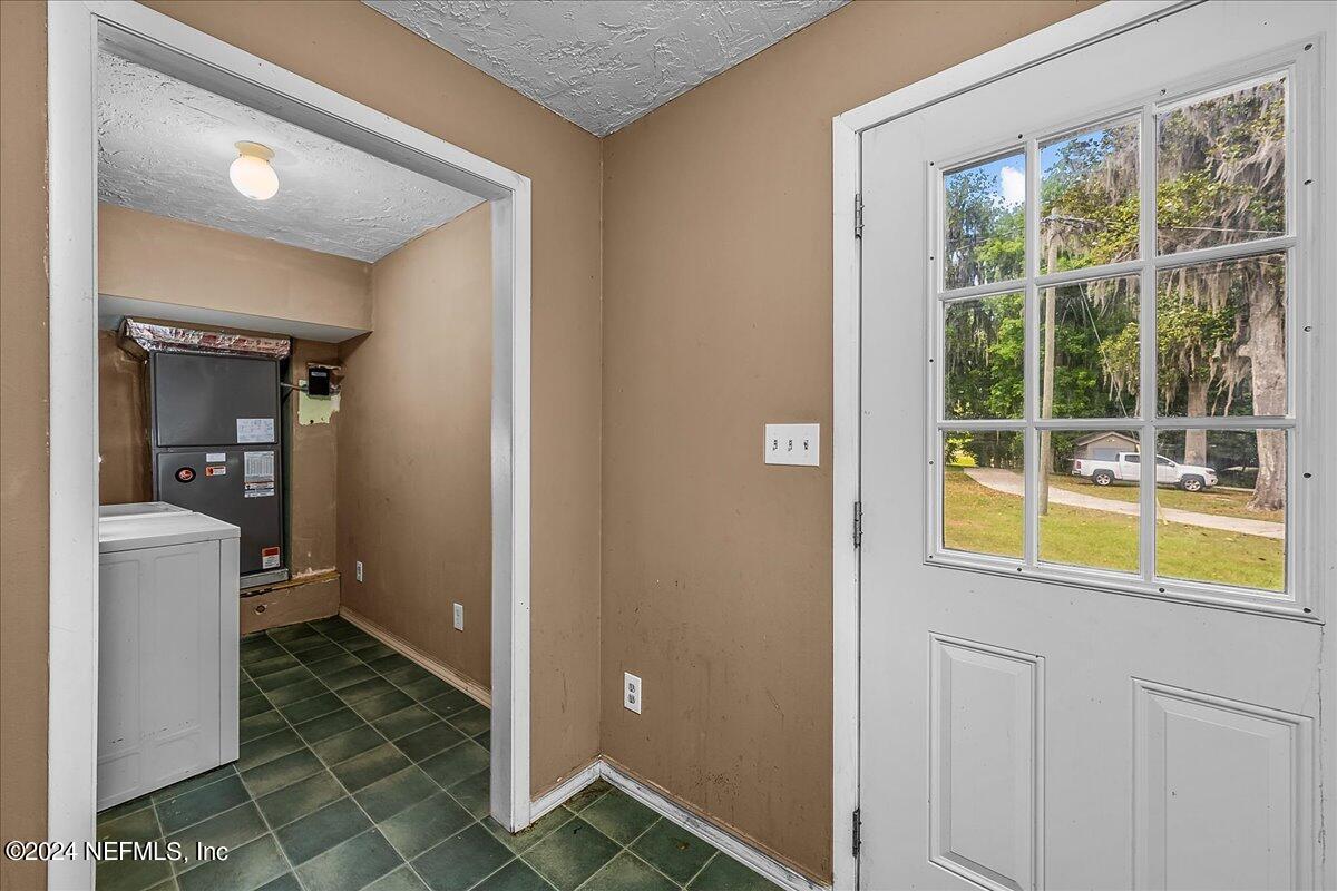311 West River Road Palatka, FL 32177 - Photo 9 of 36 laundry