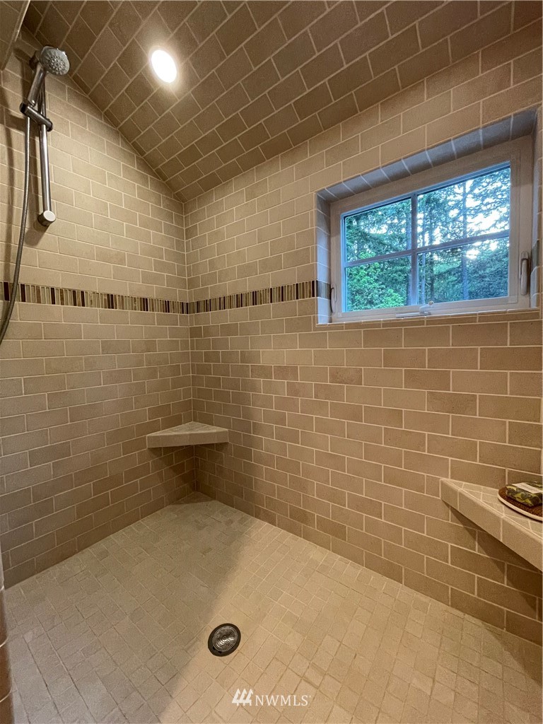 17816 Commons Road Southwest Vashon, WA 98070 - Photo 19 of 40