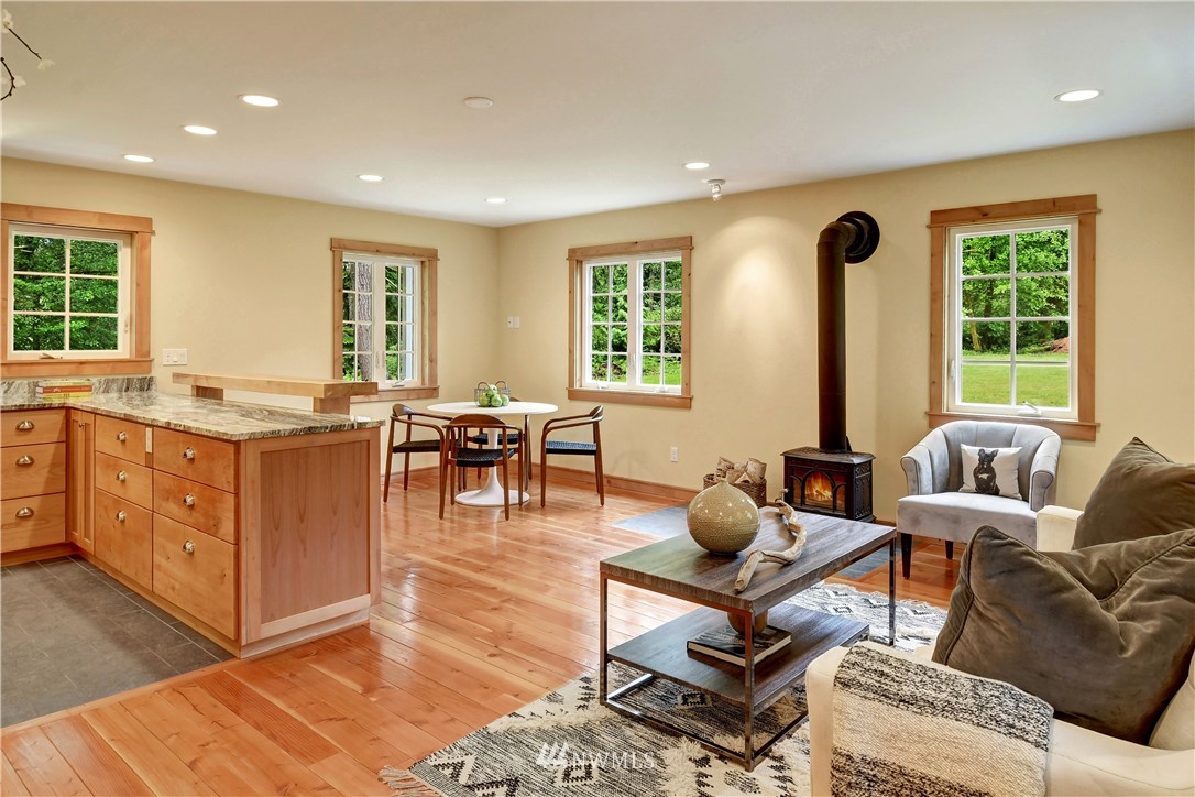 17816 Commons Road Southwest Vashon, WA 98070 - Photo 6 of 40