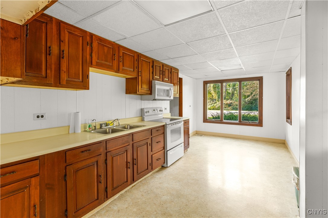 9093 River Road Marcy, NY 13403 - Photo 14 of 29