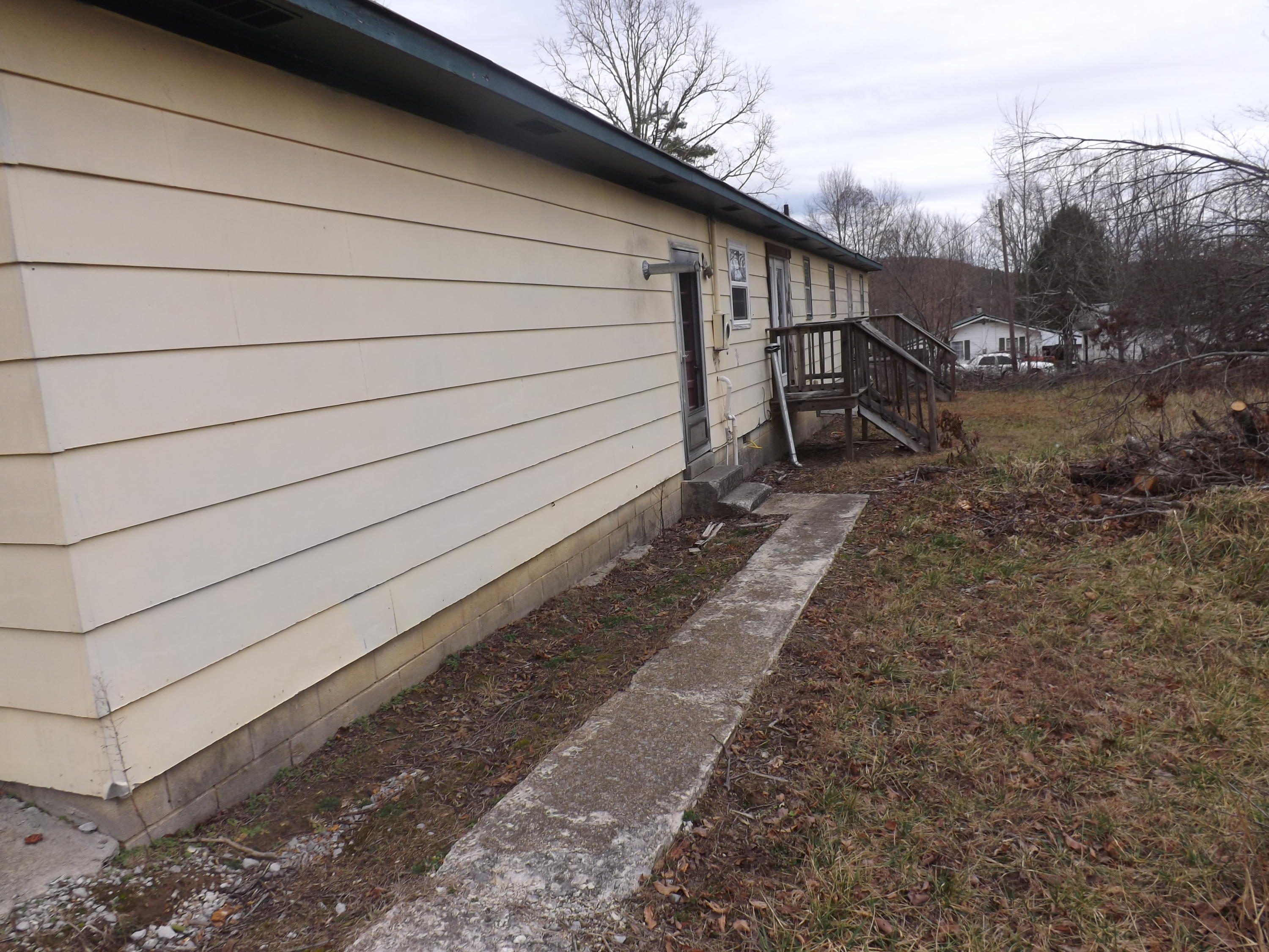 204 Stocker Road Palmer, TN 37365 - Photo 3 of 18 DSCF3846