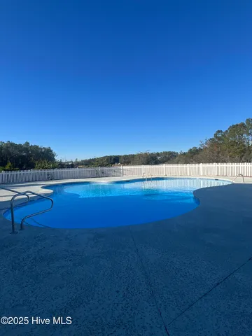 $344,900 | 902 Eastman Creek Drive, Beaufort, NC 28516