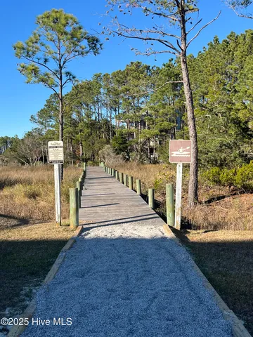 $344,900 | 902 Eastman Creek Drive, Beaufort, NC 28516