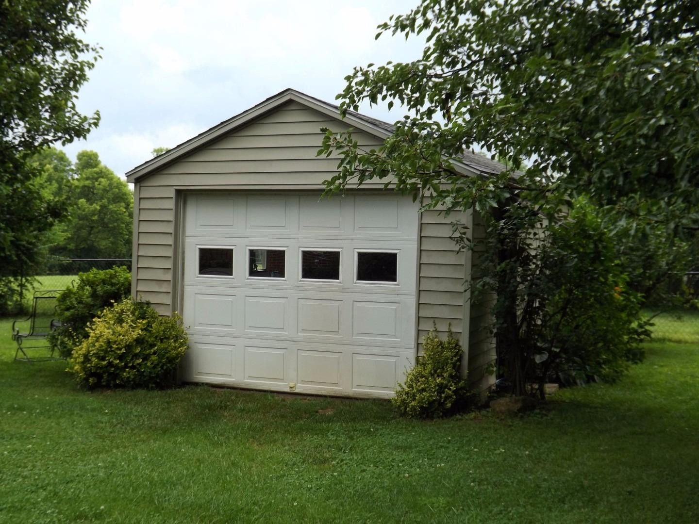 3887 Royster Road Lexington, KY 40516 - Photo 42 of 46 Photo 42
