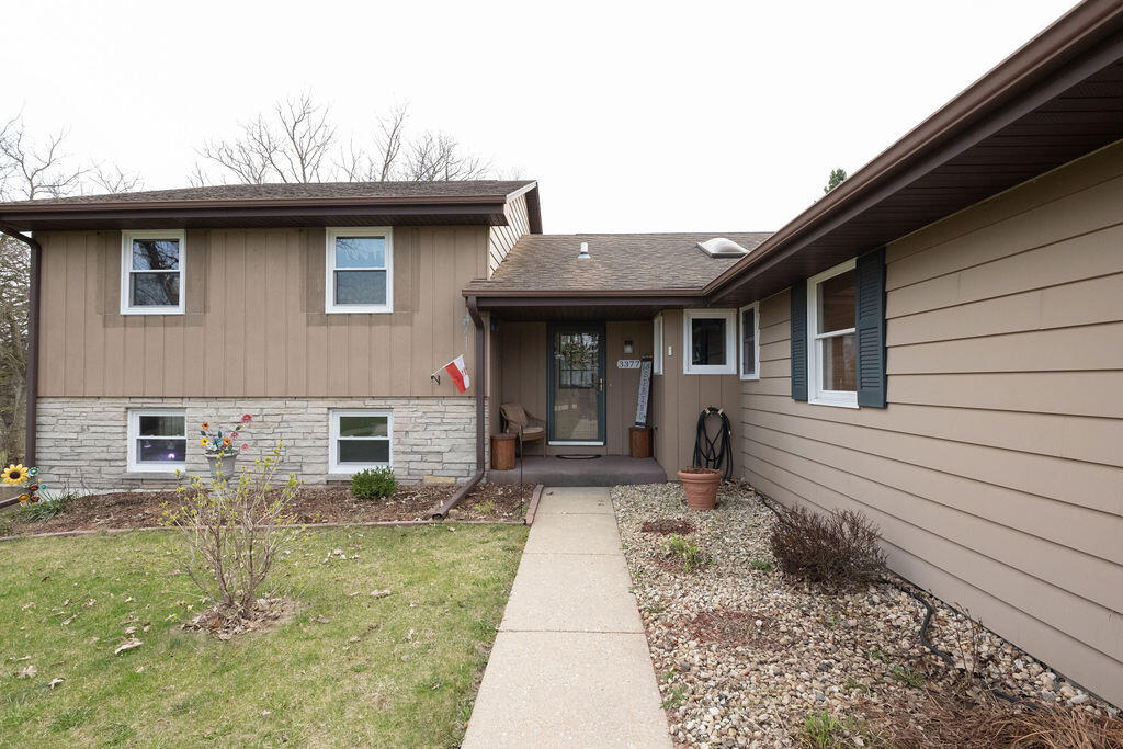 3377 North Hackbarth Road Janesville, WI 53548 - Photo 3 of 55 DSC_9697