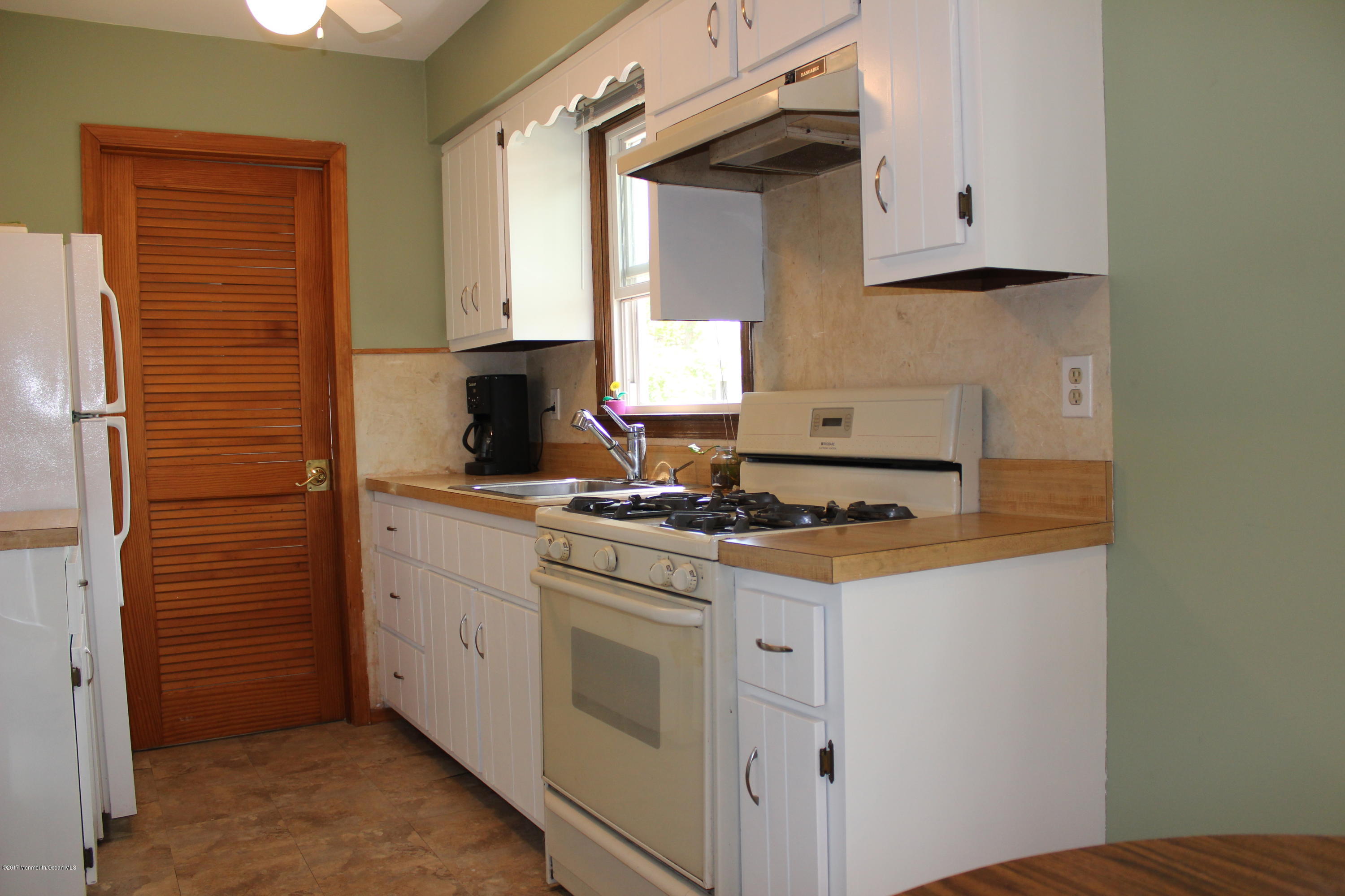 512 Midstreams Road Brick, NJ 08724 - Photo 4 of 13 IMG_2609