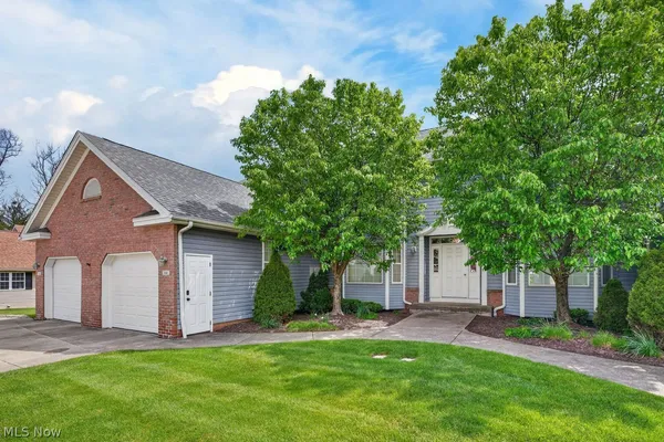 $199,900 | 658 Tollis Parkway, Unit C, Broadview Heights, OH 44147