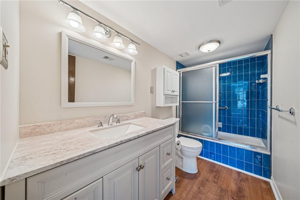 2160 Greentree Road, Unit 100W Pittsburgh, PA 15220 - Photo 15 of 26 Gallery Image 15