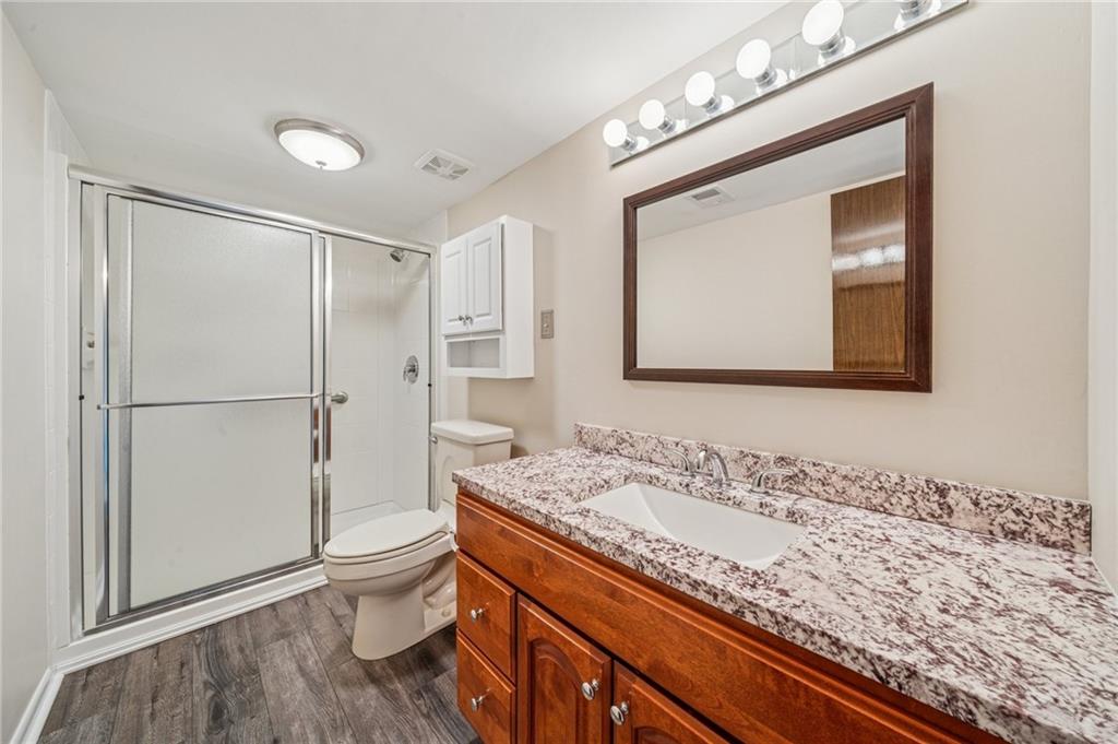 2160 Greentree Road, Unit 100W Pittsburgh, PA 15220 - Photo 17 of 26 walk in shower