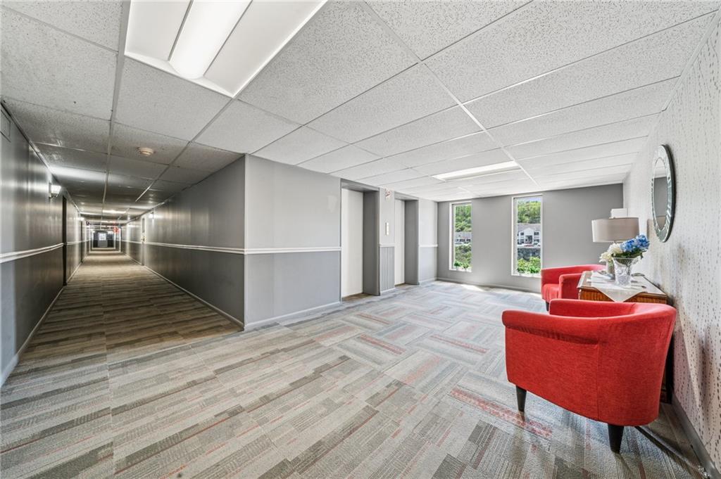 2160 Greentree Road, Unit 100W Pittsburgh, PA 15220 - Photo 19 of 26 Lobby for 1st floor