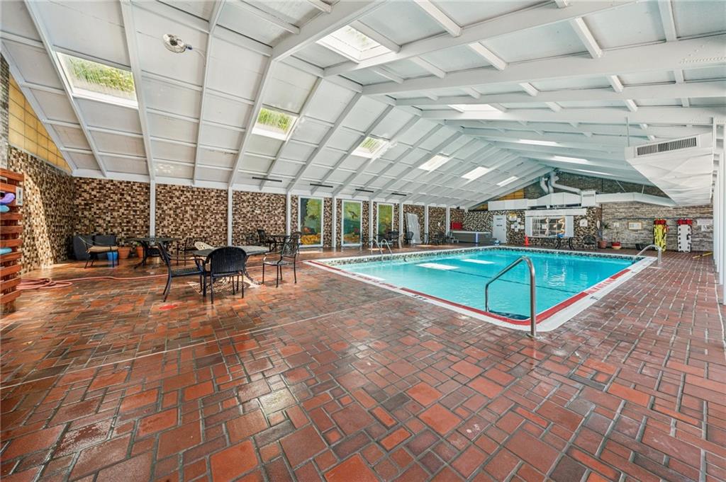 2160 Greentree Road, Unit 100W Pittsburgh, PA 15220 - Photo 21 of 26 pool, sauna, hot tub, and locker room w/showers