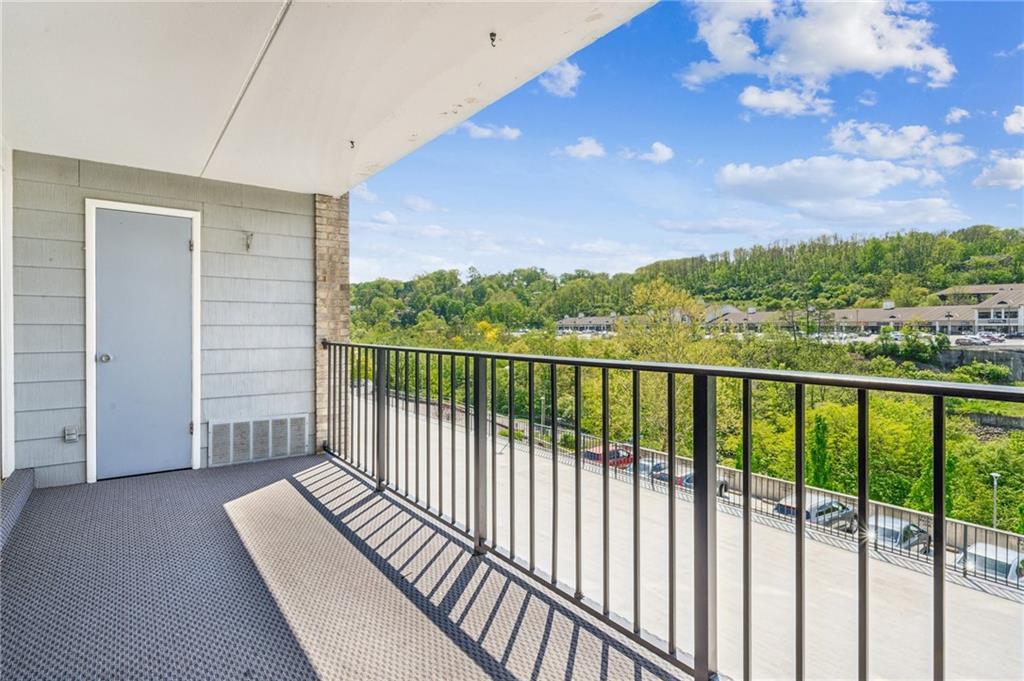 2160 Greentree Road, Unit 100W Pittsburgh, PA 15220 - Photo 5 of 26 Gallery Image 5