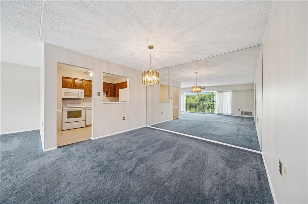 2160 Greentree Road, Unit 100W Pittsburgh, PA 15220 - Photo 6 of 26 Open concept