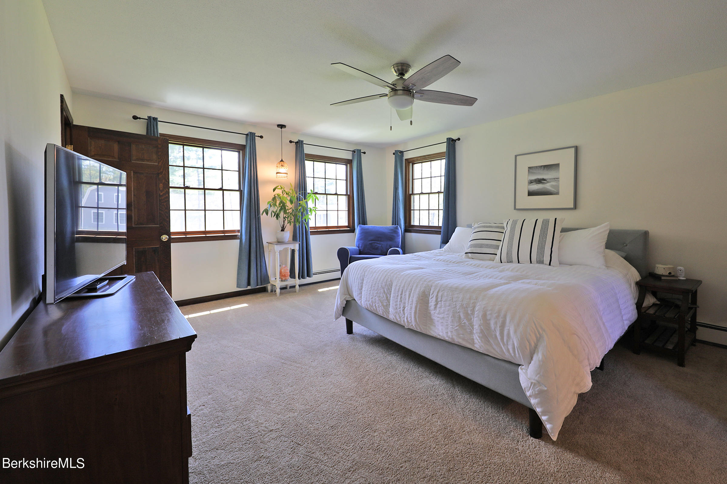 16 Old Barn Road Lenox, MA 01240 - Photo 22 of 43 PRIMARY EN SUITE BEDROOM