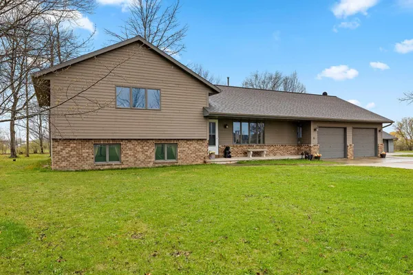 $945,000 | 3434 Willow Road, Green Bay, WI 54311