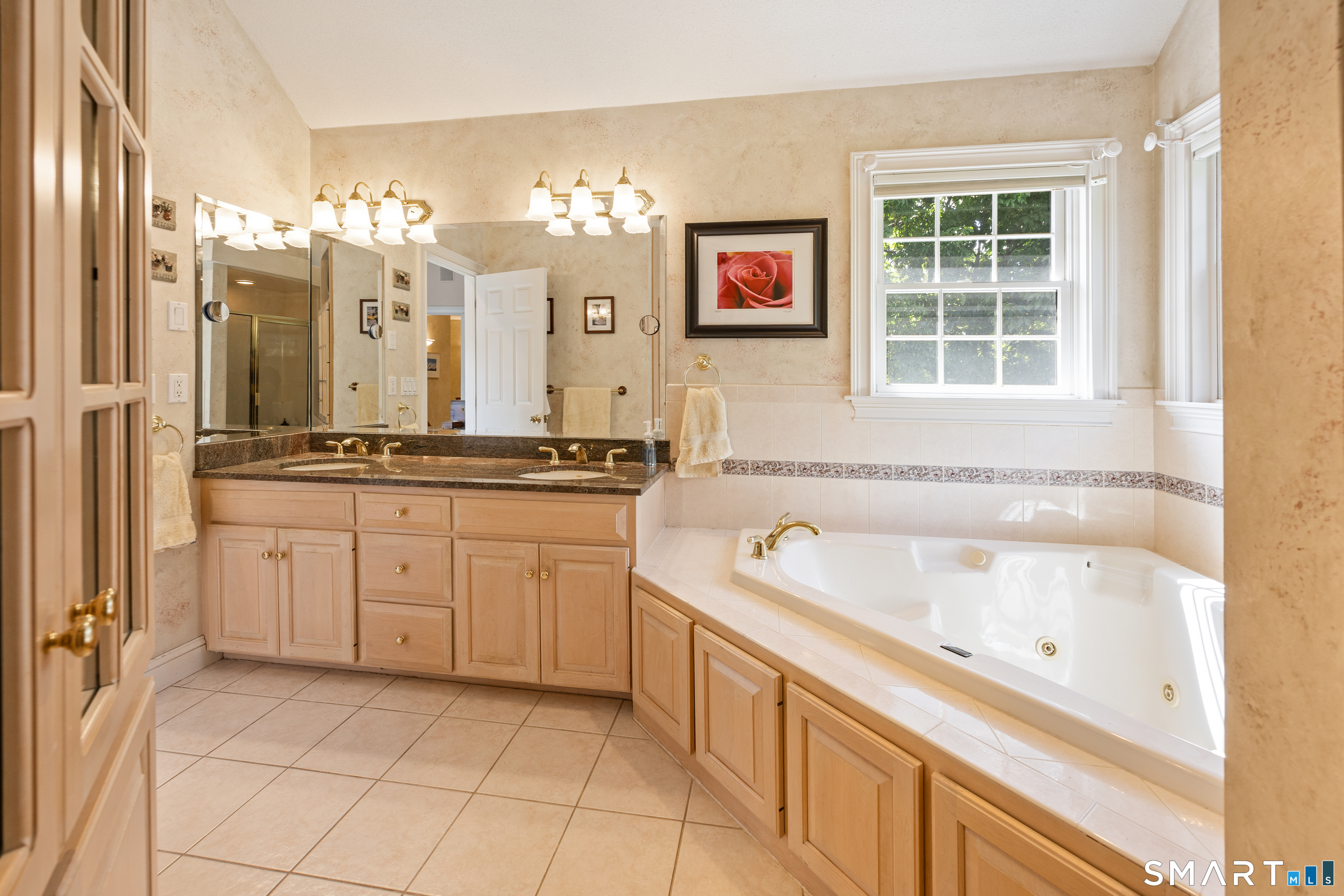 325 Westwood Road Bristol, CT 06010 - Photo 20 of 38