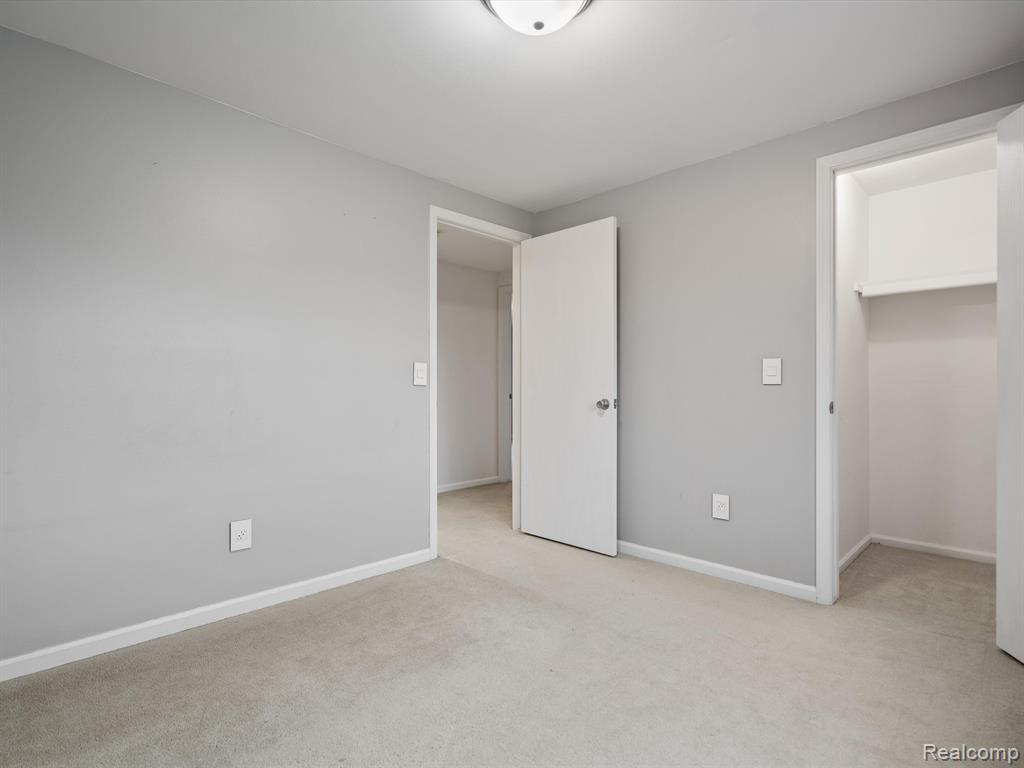 305 Torrent Court Rochester Hills, MI 48307 - Photo 26 of 36
