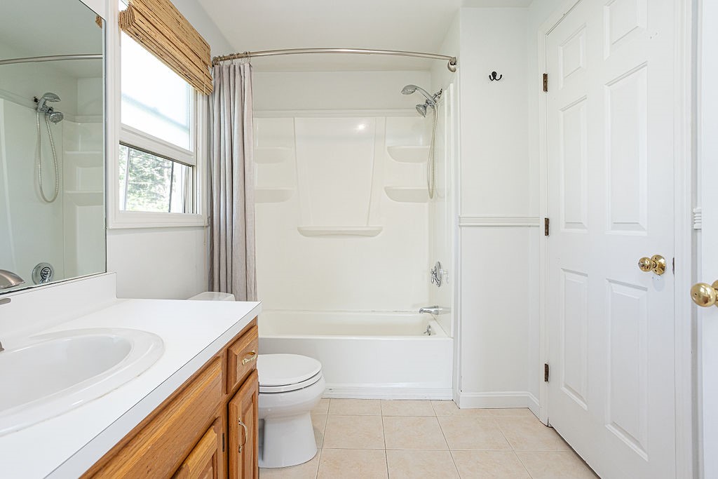 66 Center Avenue Middletown, RI 02842 - Photo 19 of 31