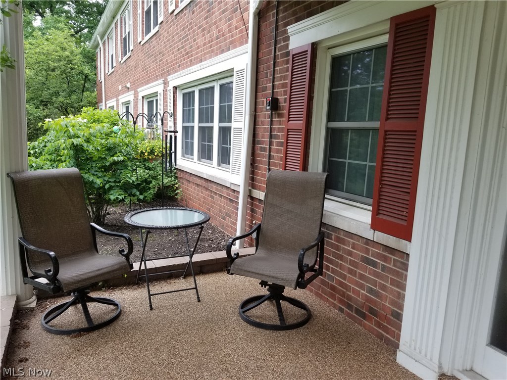 20301 Shelburne Road, Unit 7B Cleveland, OH 44118 - Photo 14 of 21 Seating area out front.