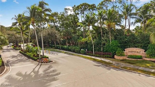 $5,200 | 2001 Tarpon Bay Drive North, Unit 102, Naples, FL 34119