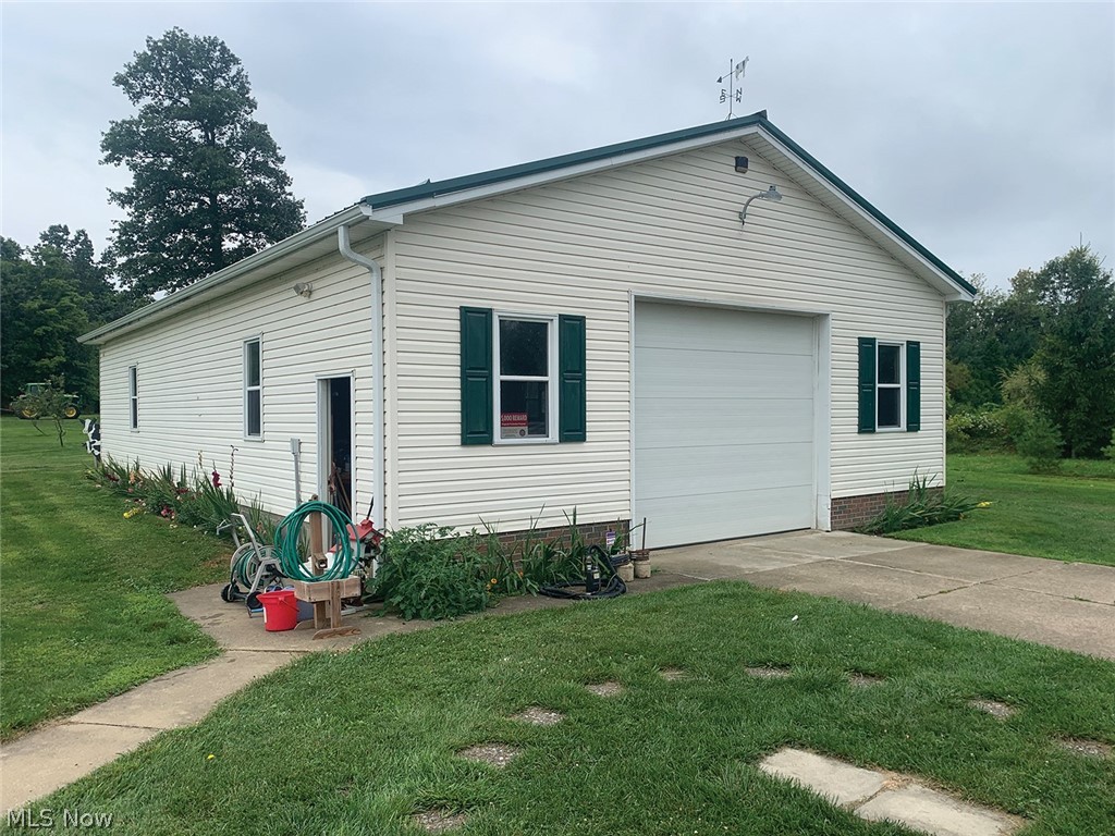 23555 Buck Road Alliance, OH 44601 - Photo 6 of 14