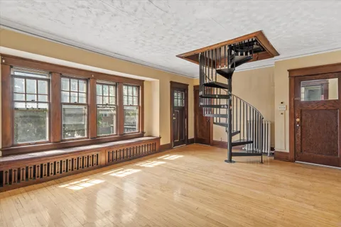$525,000 | 2960 North Maryland Avenue, Unit 2962, Milwaukee, WI 53211