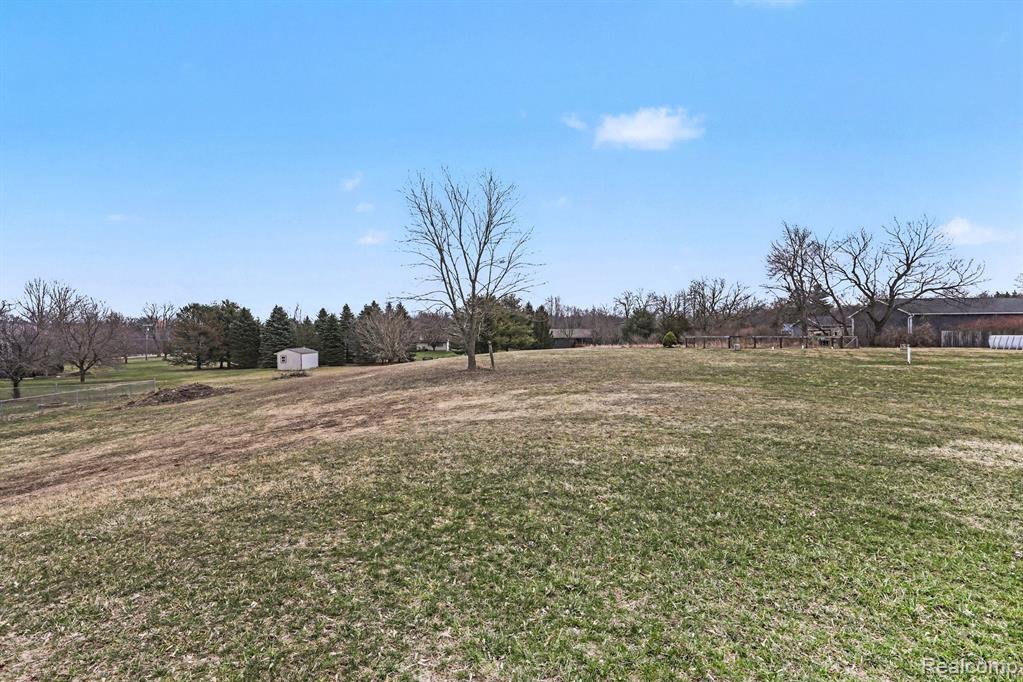 3932 Thomas Road Oxford, MI 48371 - Photo 27 of 30 Gallery Image 27