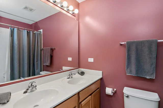 $279,000 | 2706 Kendall Crossing, McHenry, IL 60051