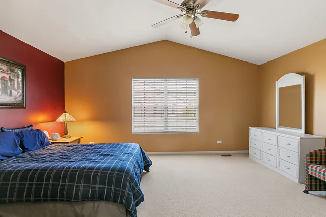 $279,000 | 2706 Kendall Crossing, McHenry, IL 60051