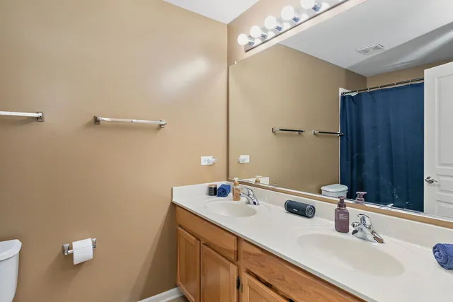 $279,000 | 2706 Kendall Crossing, McHenry, IL 60051