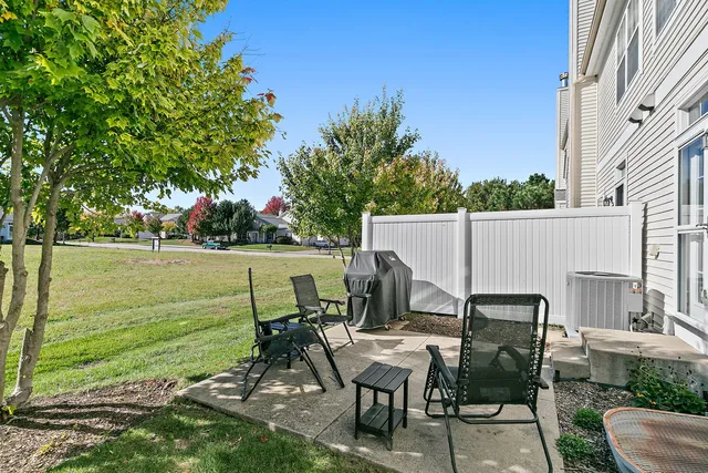 $279,000 | 2706 Kendall Crossing, McHenry, IL 60051