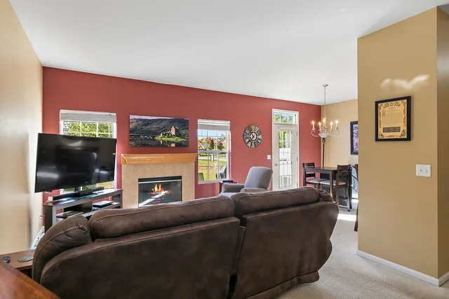 $279,000 | 2706 Kendall Crossing, McHenry, IL 60051