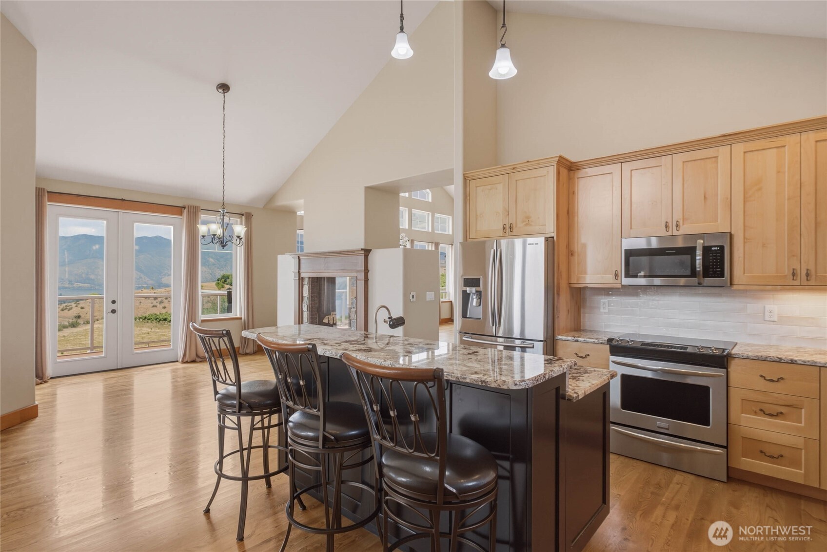 357 Lakayuse Road Manson, WA 98831 - Photo 8 of 40